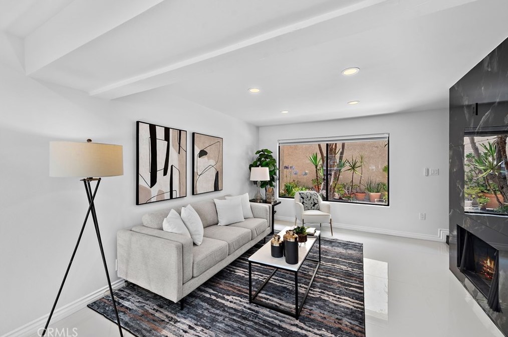 1100 E 4th St #e, Long Beach, CA 90802