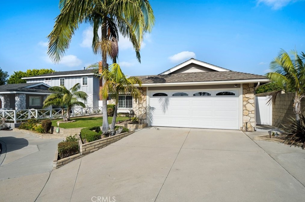 9882 Sunny Cir, Cypress, CA 90630