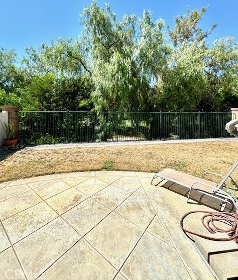 993 Blackhawk Dr, Beaumont CA  92223-8515 exterior