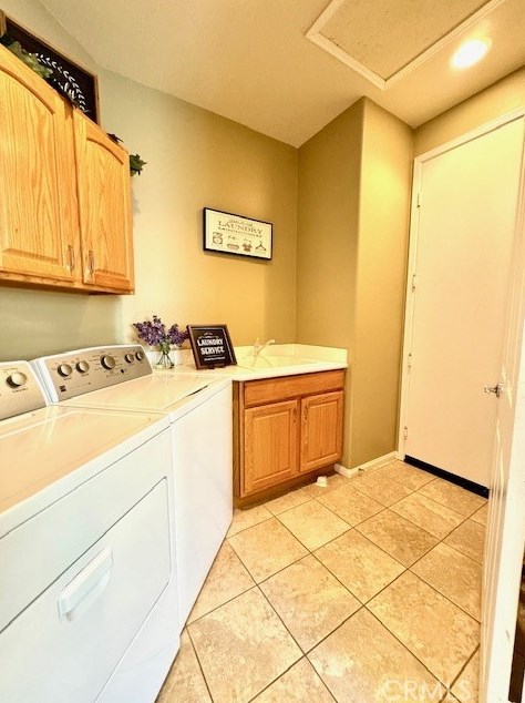 993 Blackhawk Dr, Beaumont CA  92223-8515 exterior