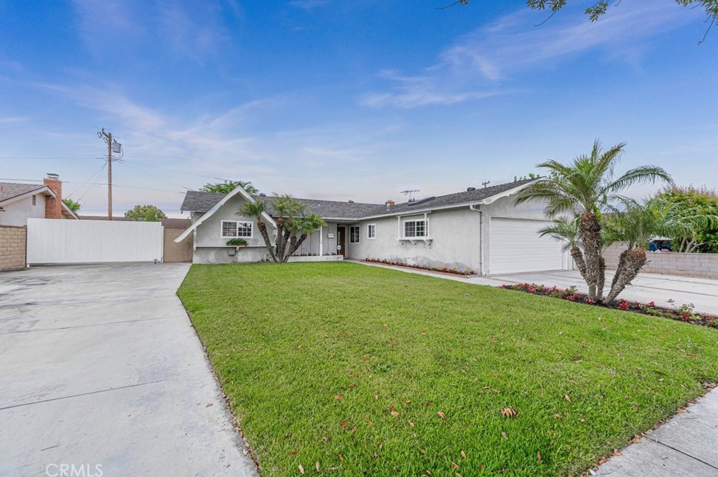 3061 W Glen Holly Dr, Anaheim, CA 92804