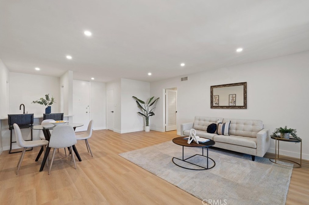 5411 Tyrone Ave #203, Van Nuys, CA 91401