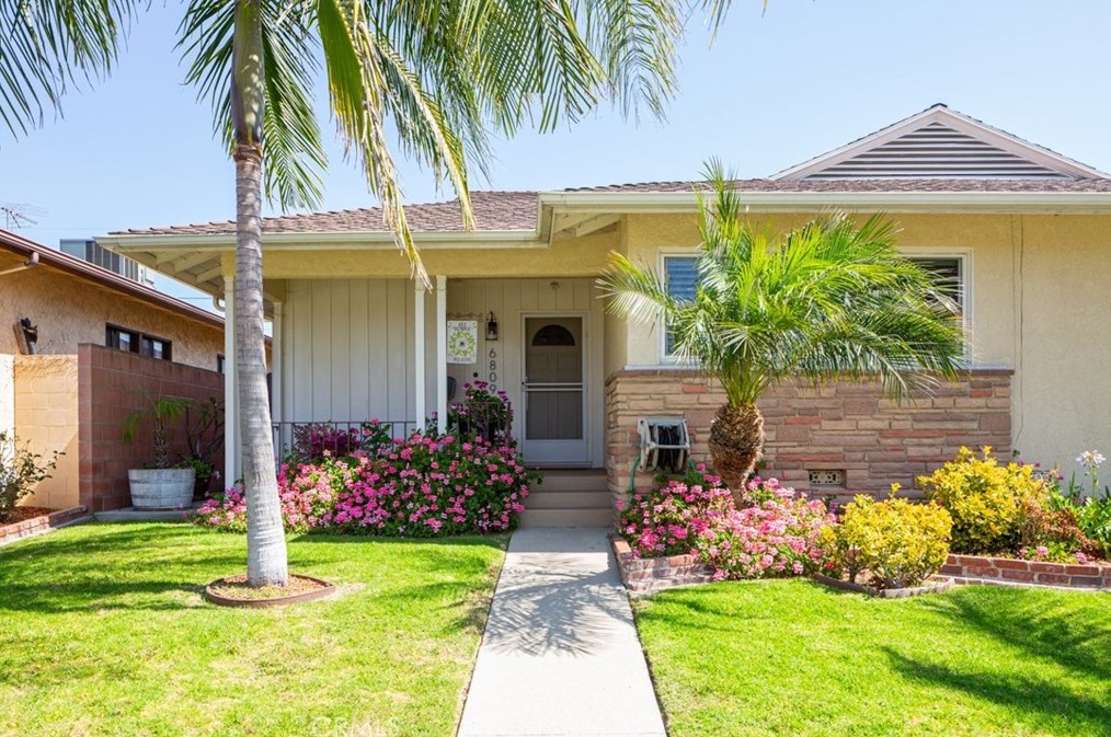 6809 E El Carmen St, Long Beach, CA 90815