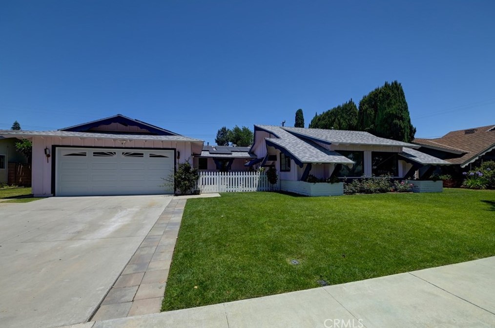 1807 W Chanticleer Rd, Anaheim, CA 92804