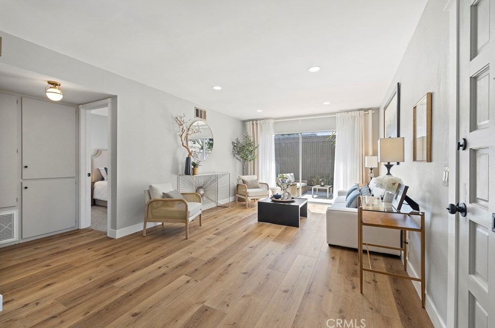 9875 Via Sonoma, Cypress, CA 90630
