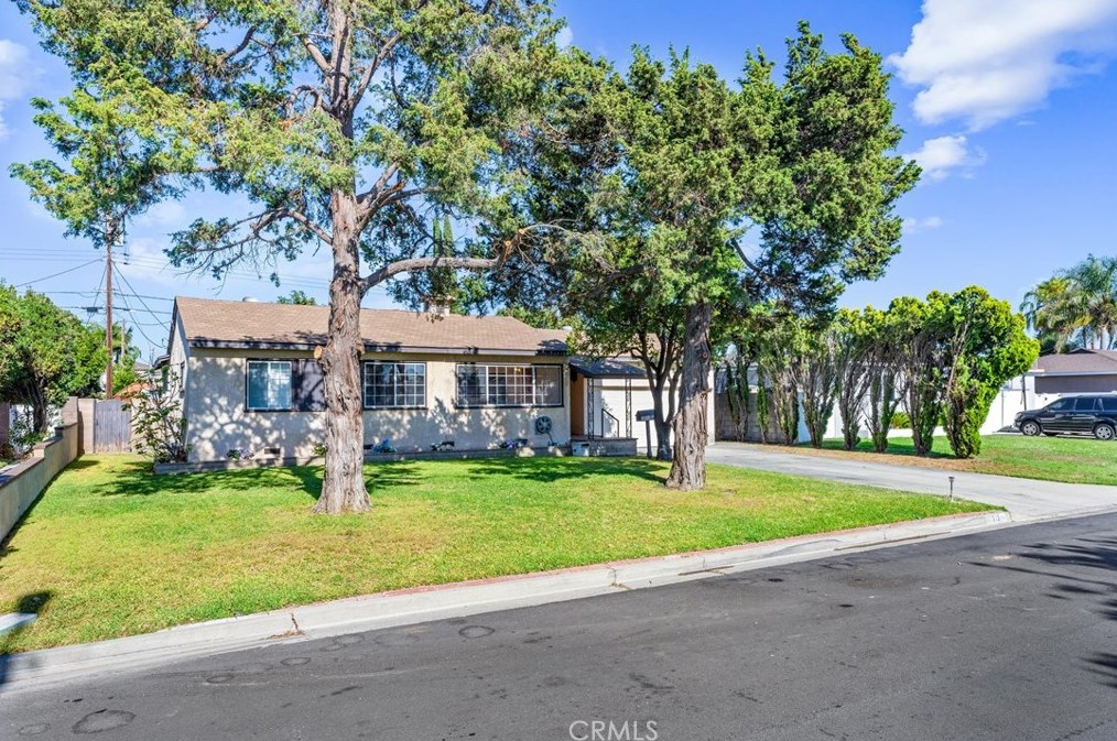 212 N Carol Dr, Anaheim, CA 92801