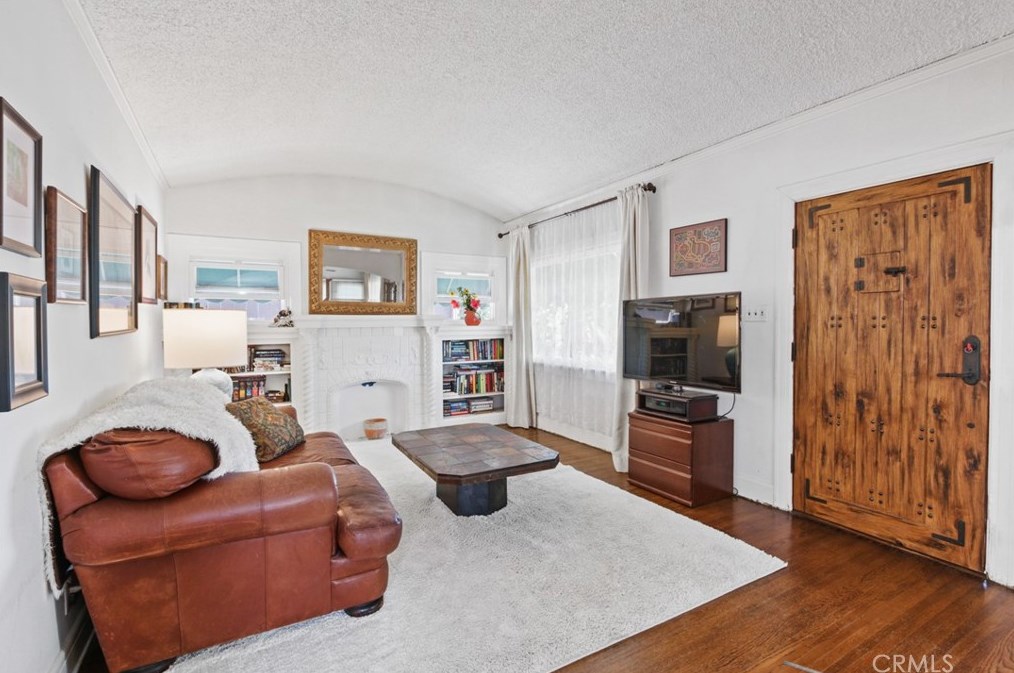 3635 Walnut Ave, Long Beach, CA 90807