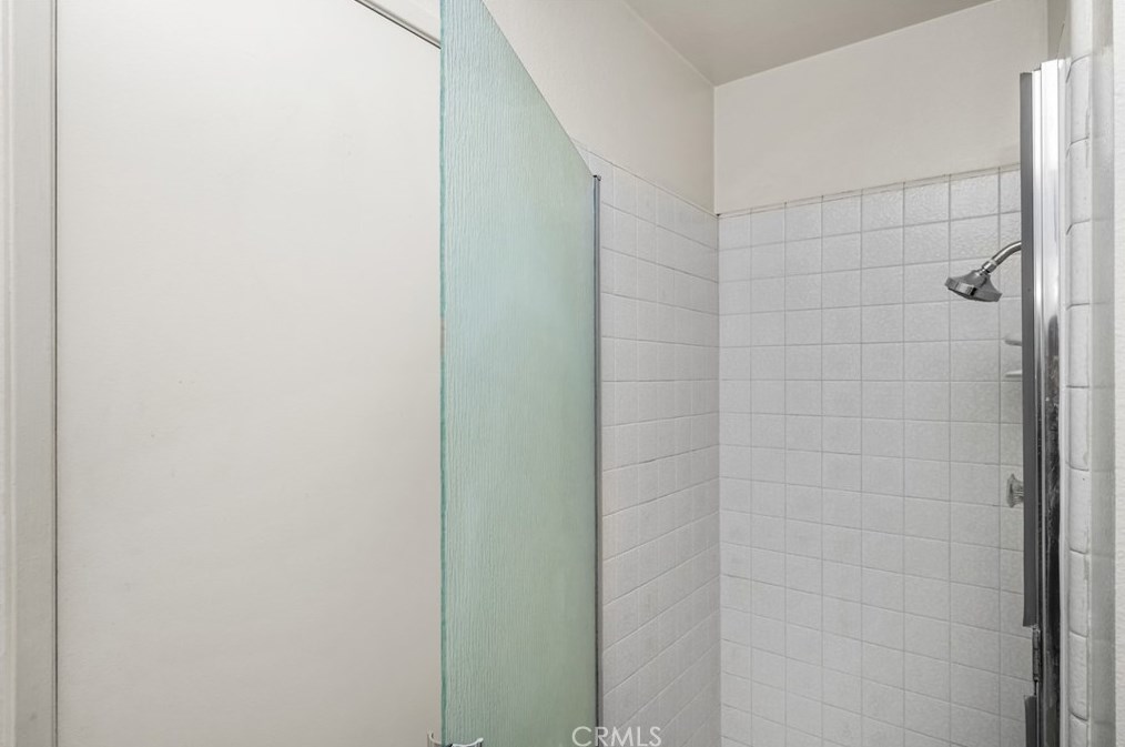 2044 Wellington Ave, Santa Ana CA 92701-3182 exterior