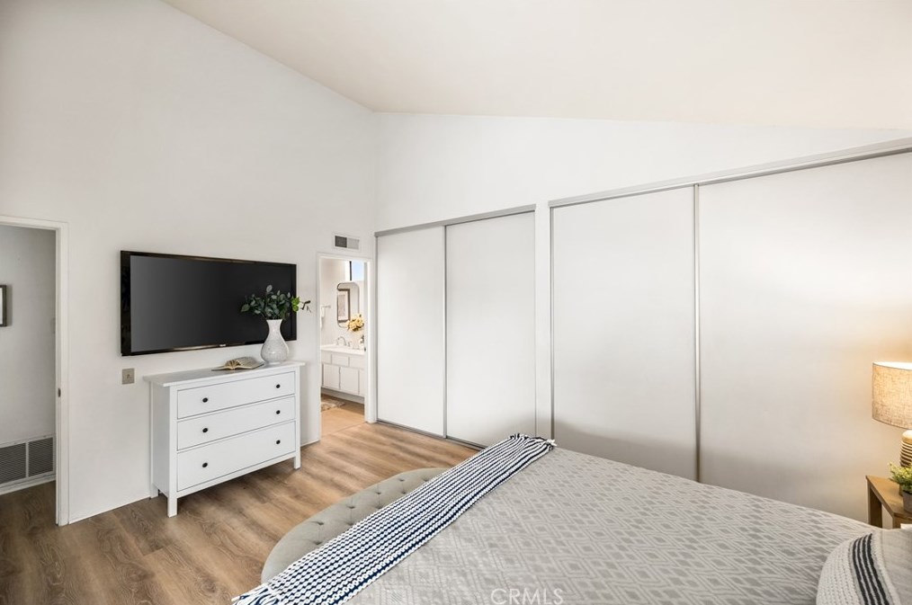 2044 Wellington Ave, Santa Ana CA 92701-3182 exterior