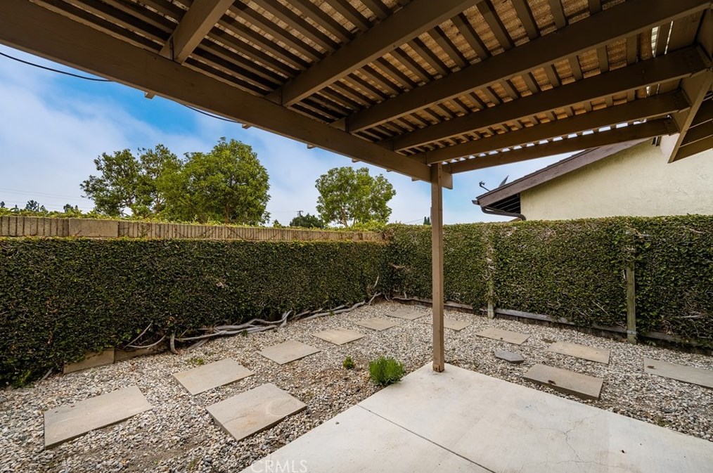 2044 Wellington Ave, Santa Ana CA 92701-3182 exterior