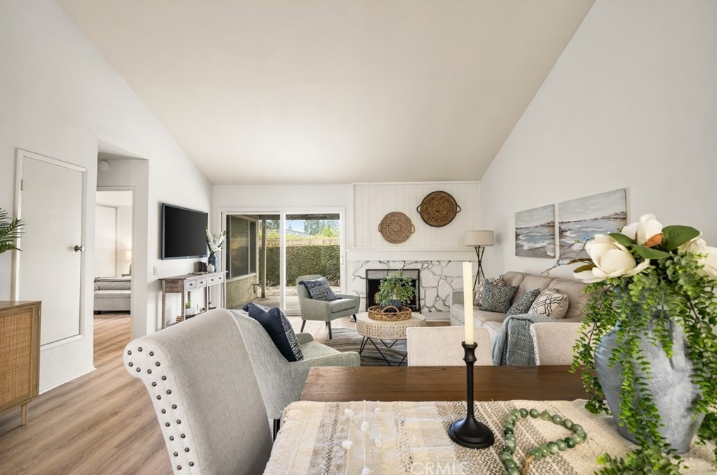 2044 Wellington Ave, Santa Ana CA 92701-3182 exterior