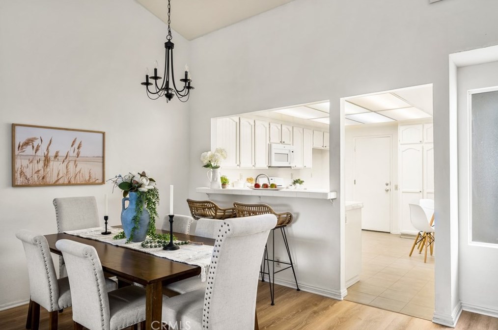 2044 Wellington Ave, Santa Ana CA 92701-3182 exterior