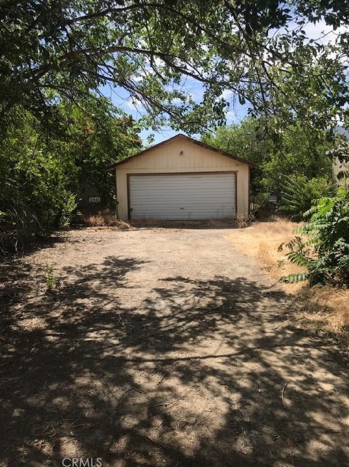 2401 Commercial Ave, Lake Isabella, CA 93240