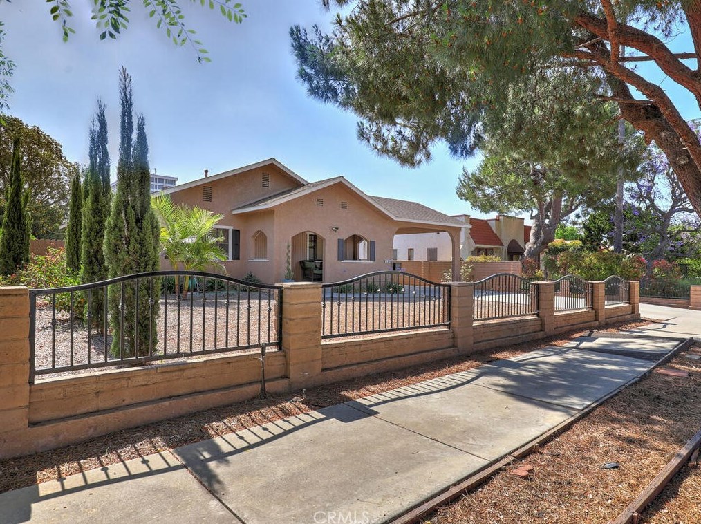3750 Elm Ave, Long Beach, CA 90807-3402
