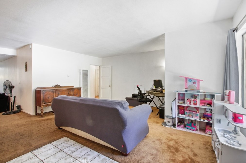503 Rosewood Ave, Santa Ana, CA 92703-4515