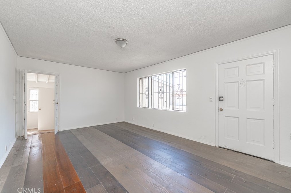 1009 Cypress St, Compton, CA 90221-3908
