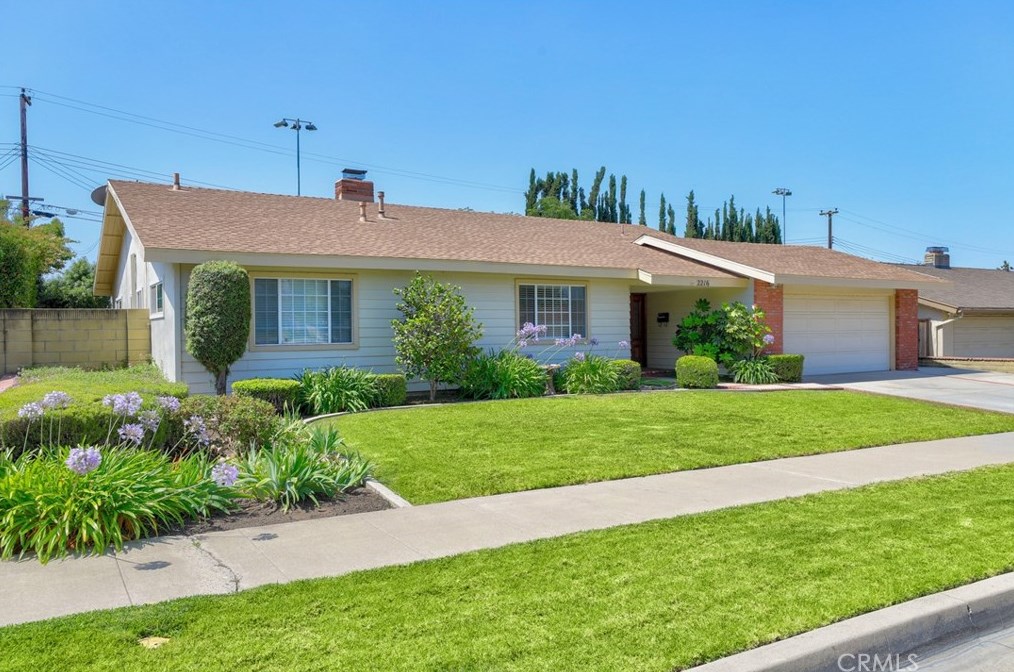 2216 E Villa Vista Way, Orange, CA 92867
