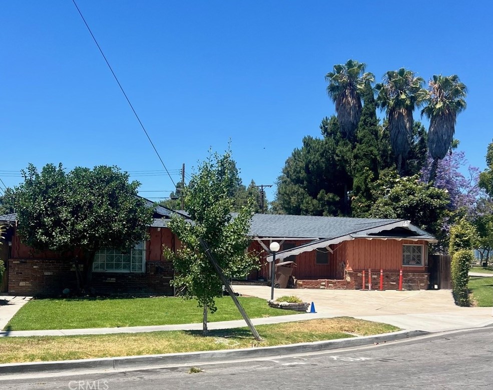 1555 W Wakefield Ave, Anaheim, CA 92802