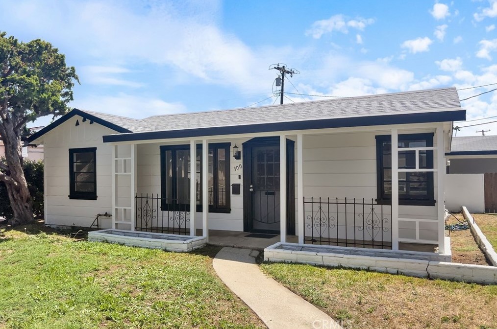 300 N College St, La Habra, CA 90631
