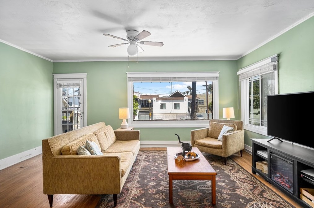 218 9th St, Long Beach CA  90813-4214 exterior