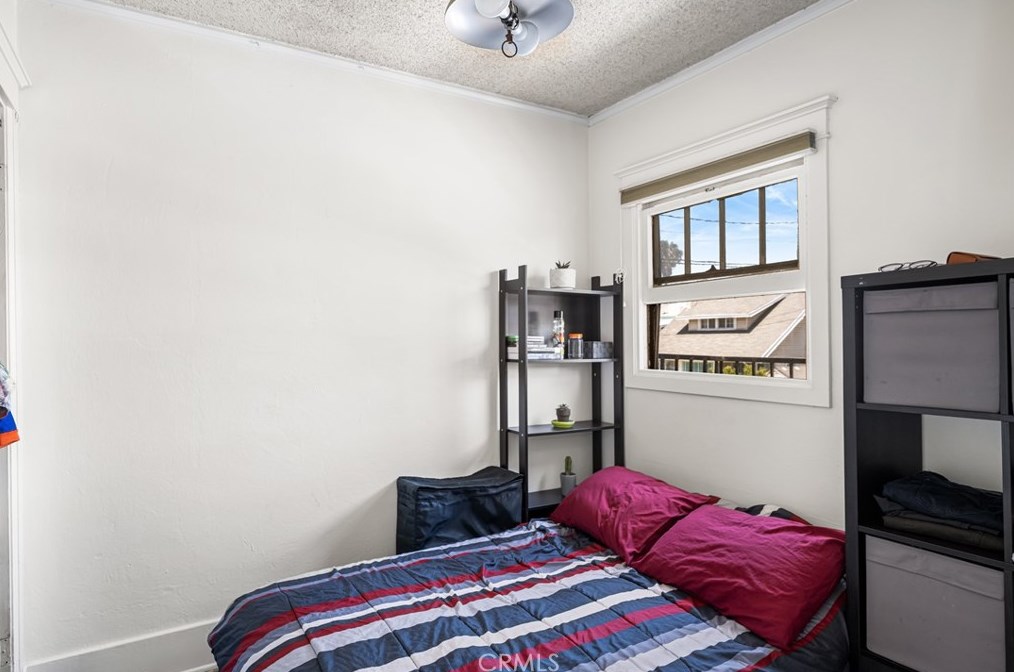 218 9th St, Long Beach CA  90813-4214 exterior