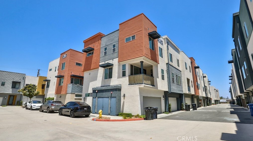 9914 Artesia Blvd, Bellflower CA  90706-6714 exterior