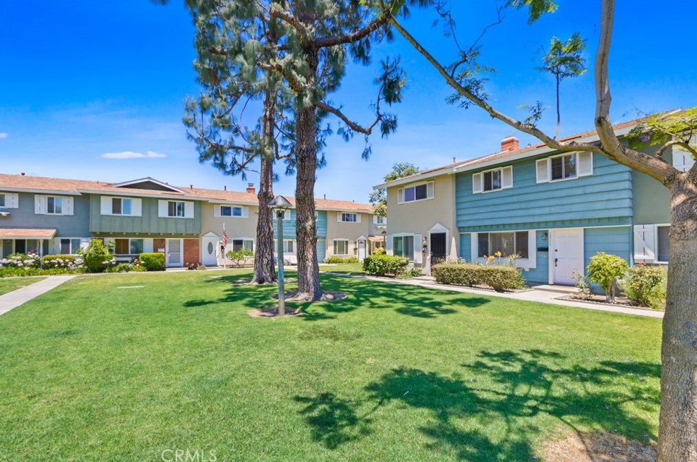 19775 Cambridge Ln, Huntington Beach, CA 92646