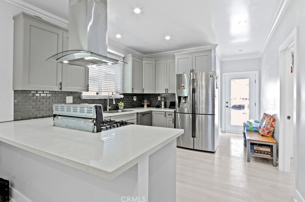 403 43rd St, Los Angeles CA  90011-3009 exterior