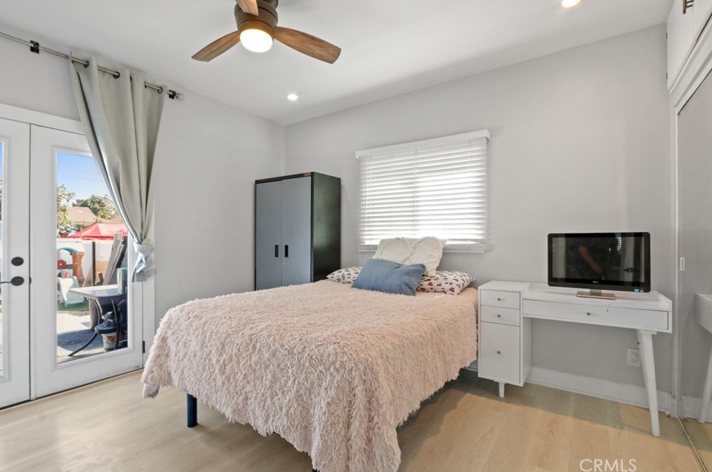403 43rd St, Los Angeles CA  90011-3009 exterior