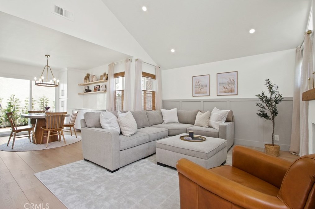 16 Robinsong #26, Irvine, CA 92614