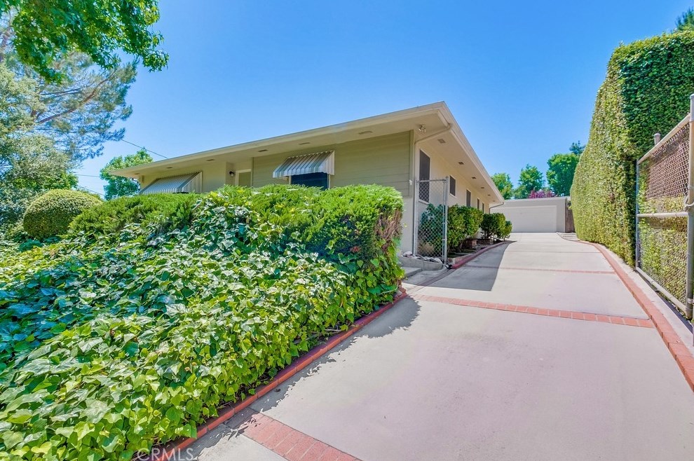 4329 Canyon Crest Rd, Altadena, CA 91001