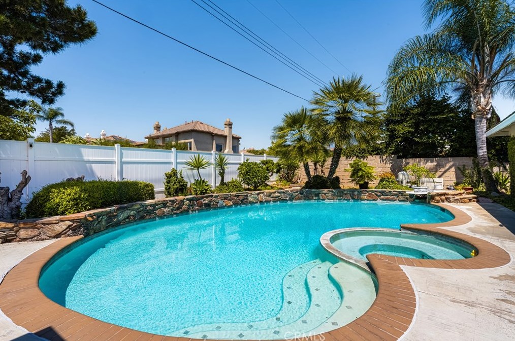2535 E Chestnut Ave, Orange, CA 92867