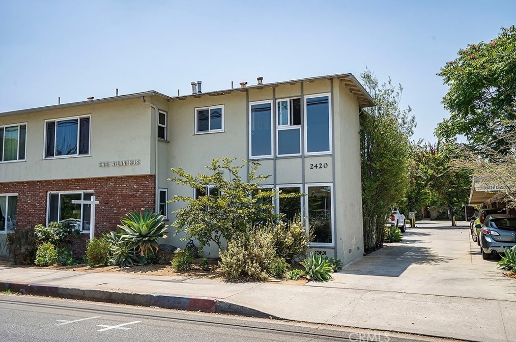 2420 4th St, Long Beach, CA 90814-1165