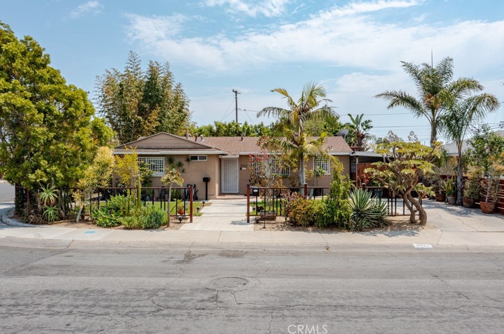 7922 Santa Barbara Ave, Stanton, CA 90680