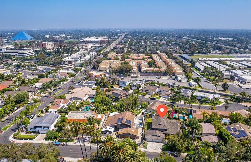 6415 E Bixby Hill Rd, Long Beach, CA 90815