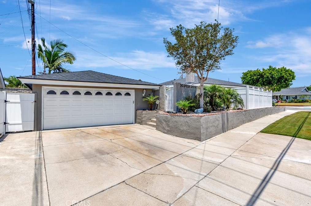 12613 Newcomb Ave, La Mirada, CA 90638