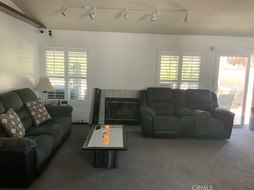 43720 Serenity Ct, Lancaster, CA 93535