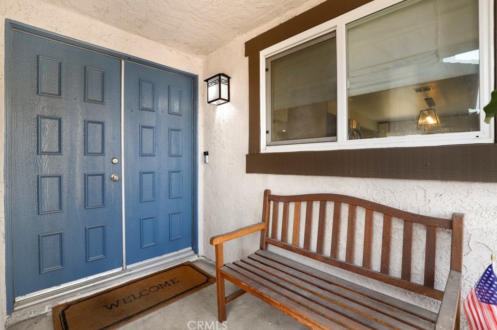 20201 Village Green Dr, Lakewood, CA 90715-1025