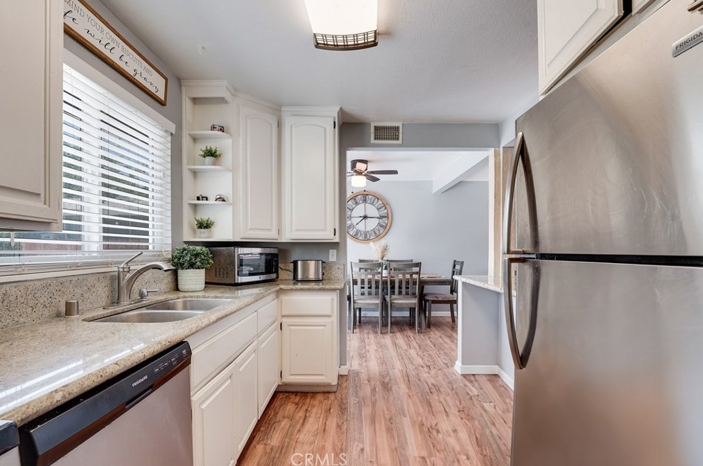 5734 Mountain View Ave, Riverside CA  92504-1500 exterior