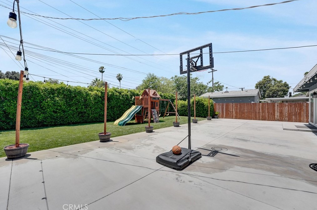 5734 Mountain View Ave, Riverside CA  92504-1500 exterior