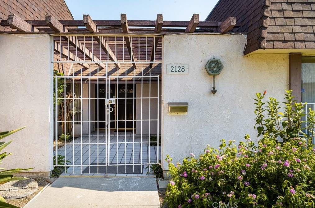 2128 W Palais Rd, Anaheim, CA 92804