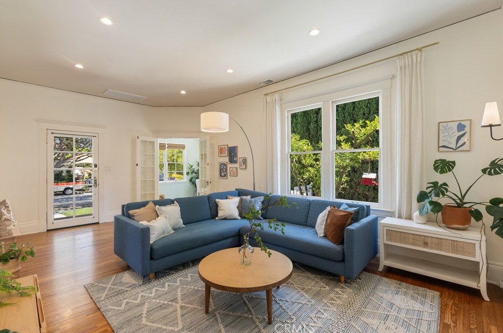 3761 Lime Ave, Long Beach CA  90807-4137 exterior