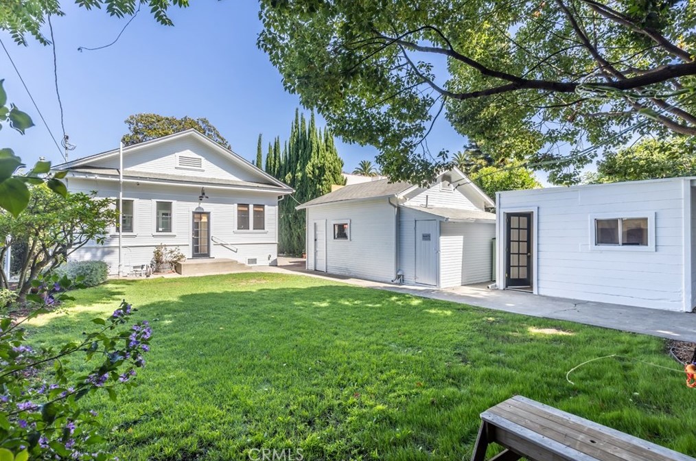 3761 Lime Ave, Long Beach CA  90807-4137 exterior