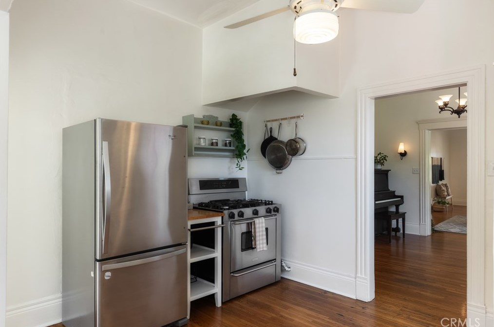 3761 Lime Ave, Long Beach CA  90807-4137 exterior