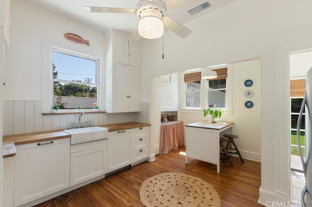 3761 Lime Ave, Long Beach CA  90807-4137 exterior