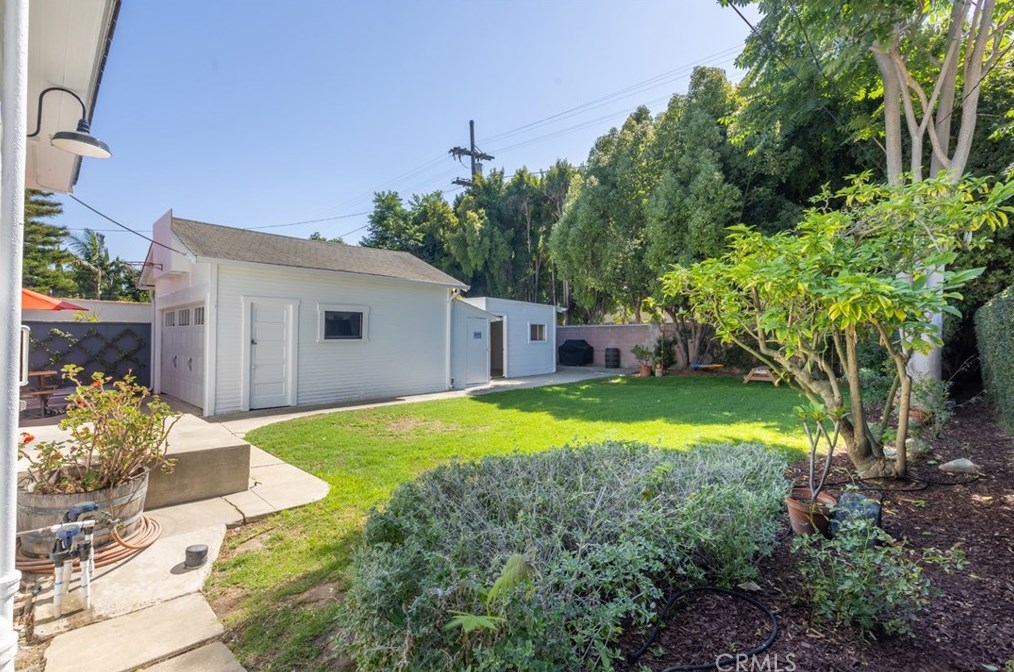 3761 Lime Ave, Long Beach CA  90807-4137 exterior