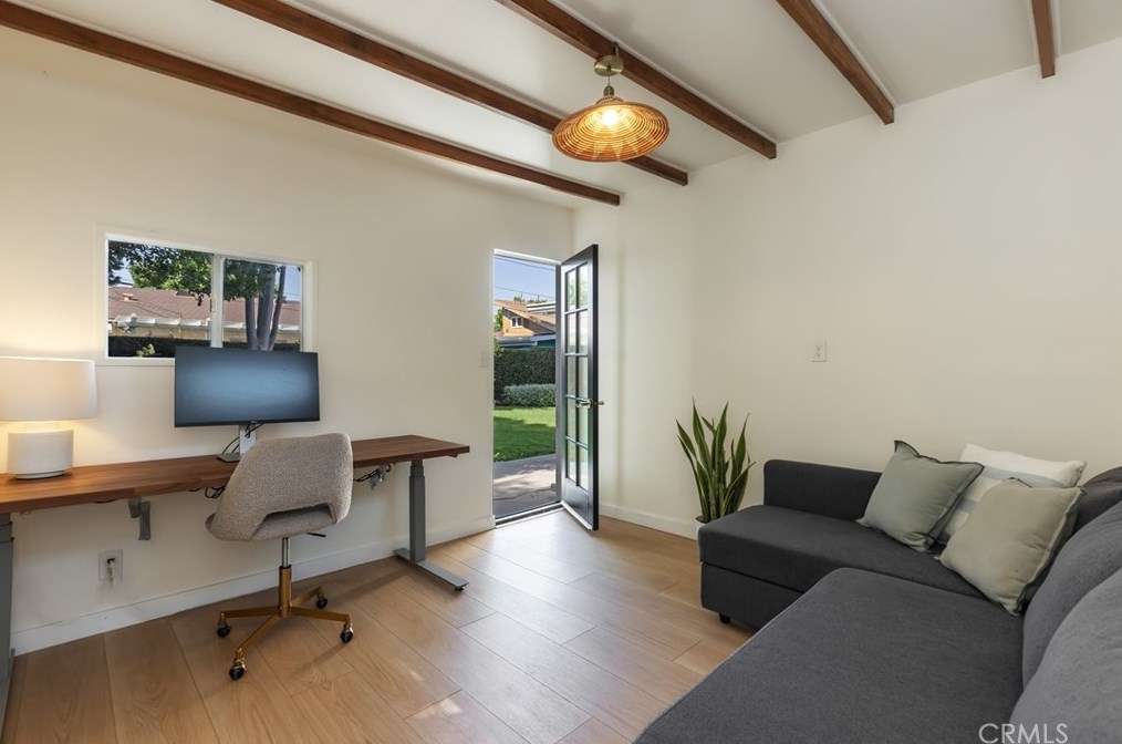 3761 Lime Ave, Long Beach CA  90807-4137 exterior