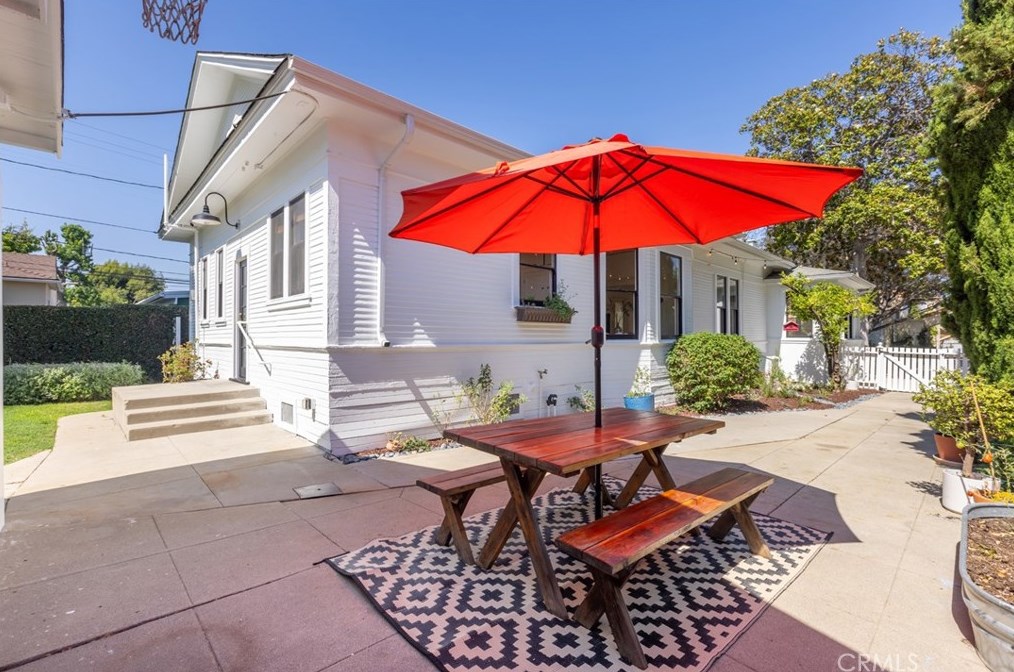 3761 Lime Ave, Long Beach CA  90807-4137 exterior