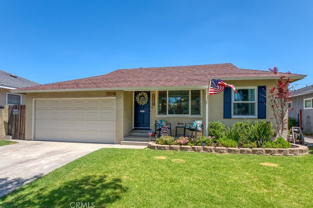 6009 Loomis St, Lakewood, CA 90713-2437