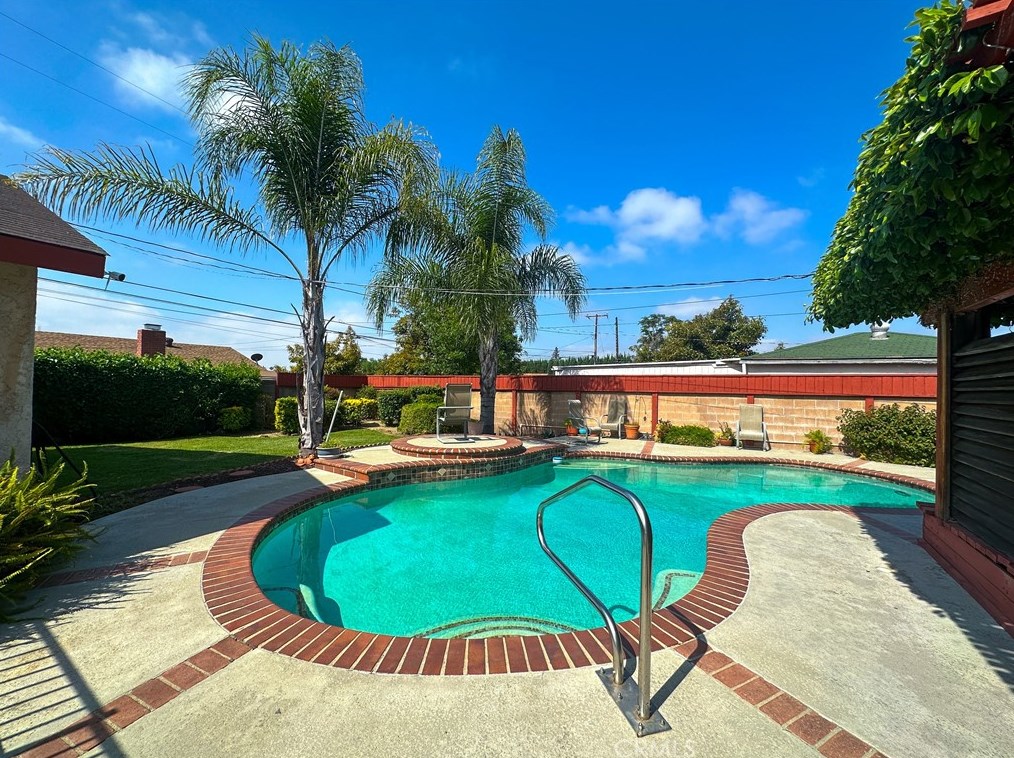 540 Ada Ave, Glendora, CA 91741-3515